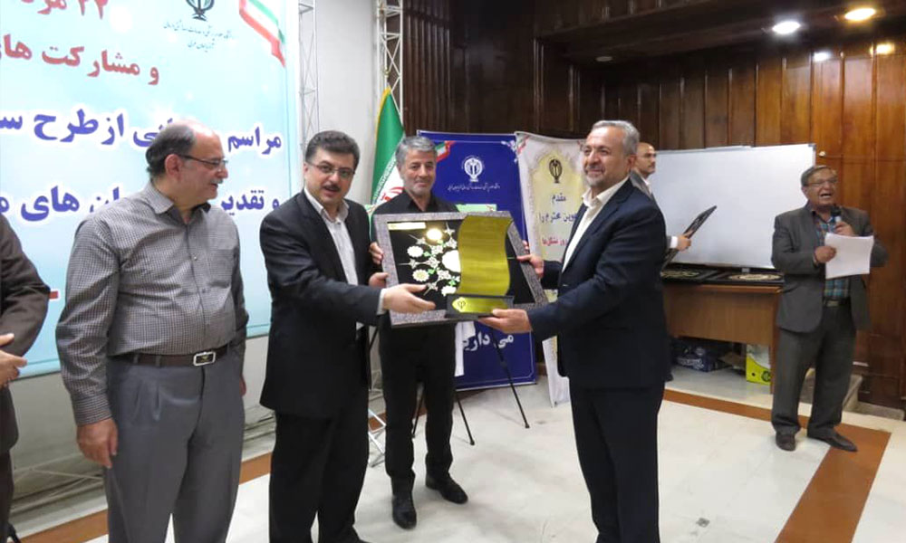 امدادگران ارومیه خیریه نمونه کشوری در همایش بزرگداشت تشکل های مردمی