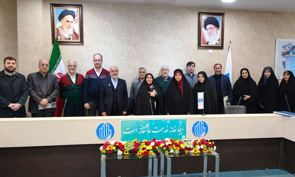 جلسه نقد و بررسی و تجلیل از دست اندرکاران مجمع بیست و یکم