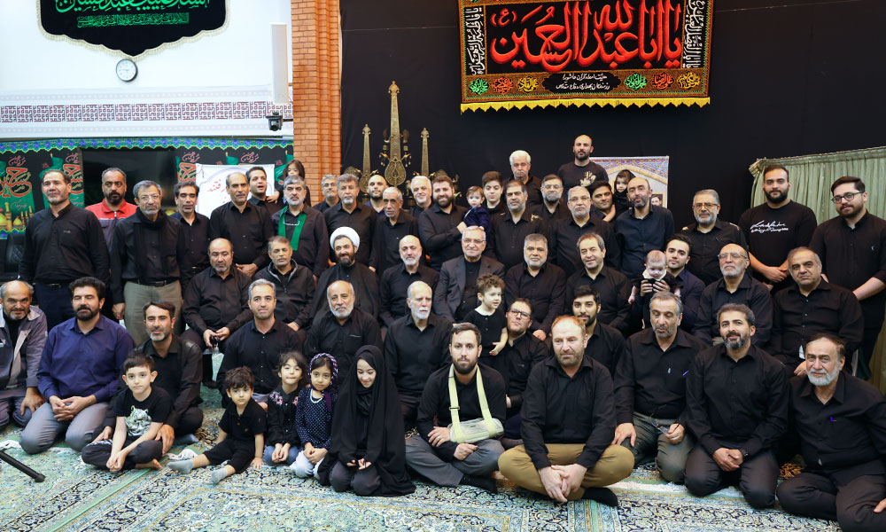 جلسه جمعبندی دهه اول محرم و تقدیر از خادمین هیئت در حسینیه امدادگران برگزار شد