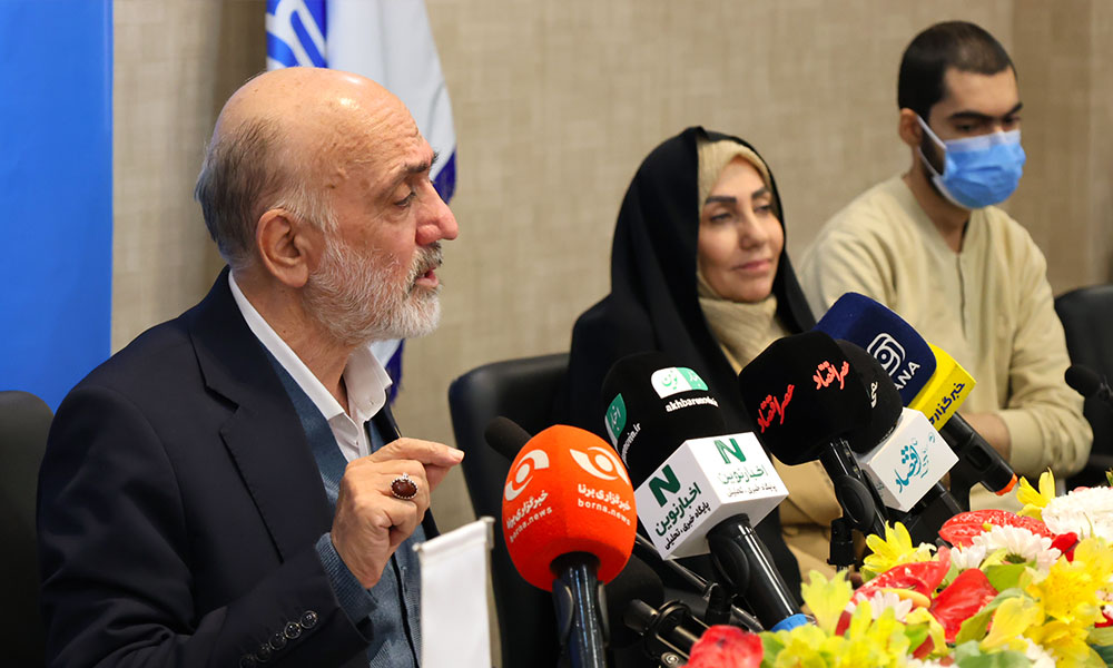 مدیرعامل مؤسسه امدادگران عاشورا در نشست خبری بیستوسومین مجمع خیرین: بیش از ۱۰۰ هزار بیمار مبتلا به سرطان تحت حمایت امدادگران عاشورا / ۱۵ سال صدرنشینی در شفافیت مالی و انضباط برنامهمحور